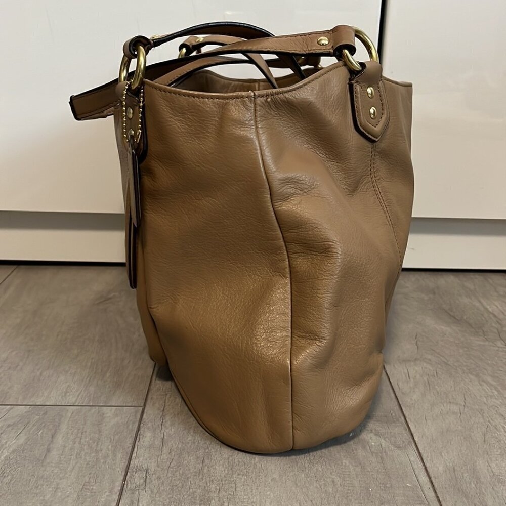 COACH Campbell Belle Genuine Leather Shoulder Bag in Dark Camel Brown - Picture 10 of 12